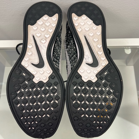 Nike Flynit Racer Oreo 2.0 Tennis Shoes Size 6 - Picture 12 of 15